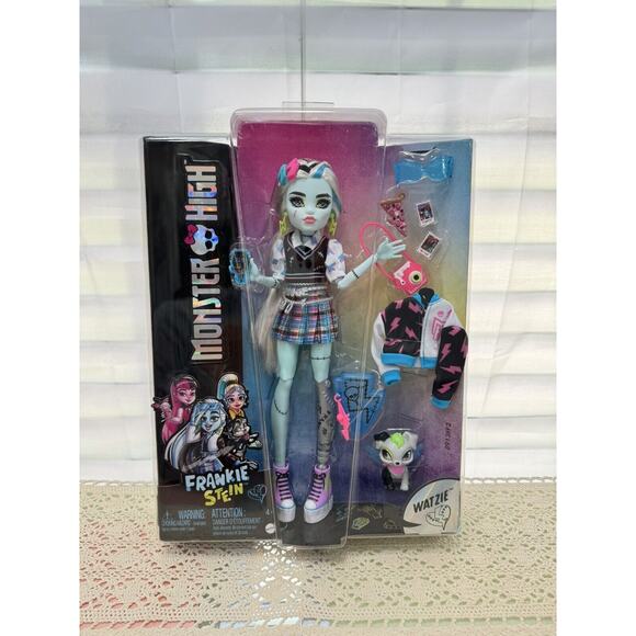 Monster High FRANKIE STEIN w/Watzie Pet G3 Reboot Mattel 2022 Fashion Doll - Picture 1 of 2